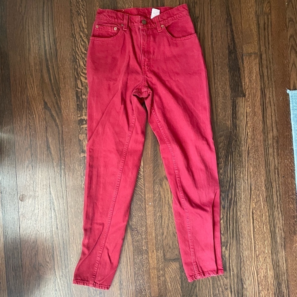 Vintage red Levi’s 550 straight leg jeans